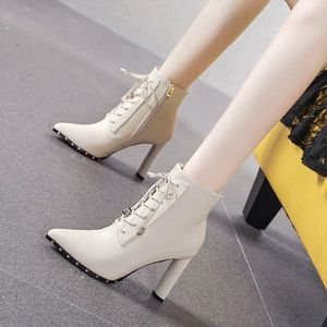 CK&GR尖头短靴女2023年新款白色高跟鞋女粗跟显瘦系带马丁靴女冬
