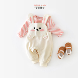 日本婴儿春秋套装女背带裤+T恤可爱小兔子连体护肚裤婴童冬加绒厚