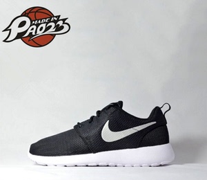 Nike Roshe run 黑白 女款跑鞋 511882-094