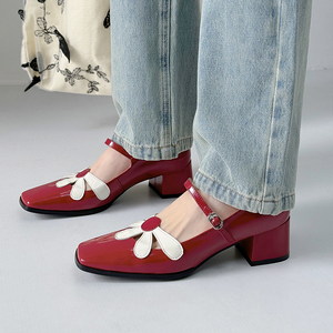 甜美减龄~！Grounds~ 温柔花朵玛丽珍小红鞋复古方头粗跟单鞋皮鞋