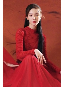 明星金晨同款舞蹈本命龙年红色连衣裙高级感超好看2024年冬季女装