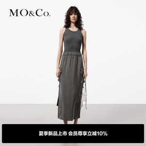 MOCO2024夏新品针织拼接铜氨丝工装风吊带连衣裙MBD2DRS081摩安珂