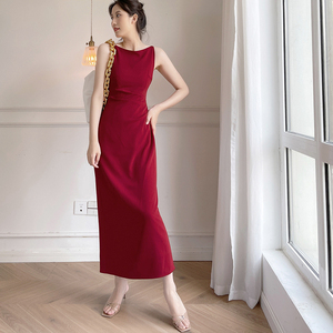 红色连衣裙设计感小众礼服夏新款收腰显瘦高端大牌一字肩吊带长裙