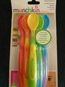 美国Munchkin麦肯齐婴儿勺子不含BPA彩虹长柄软头小勺