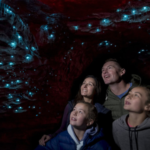 【赛文哥凯库旅游新西兰】蒂阿瑙萤火虫洞Te Anau Glowworm Caves