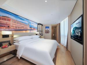 维也纳国际酒店（5.0版福州长乐东关吴航地铁站店）标准大床房