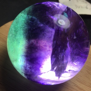 天然绿莹石水晶球摆件紫水晶原石打磨家居办公室摆设开业礼品饰品