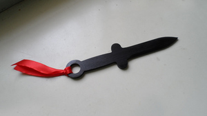 仿真新款小匕首cos木质飞镖影视拍摄道具木刀定制短剑儿童玩具