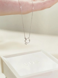 IDo同款MiNi系列18K金钻石小迷链项链以TOWER戒指的造型作为吊坠