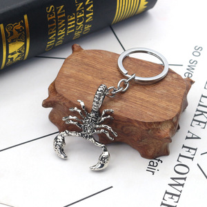 欧美蝎子钥匙扣合金复古挂件昆虫朋克挂饰男生个性书包吊坠钥匙环