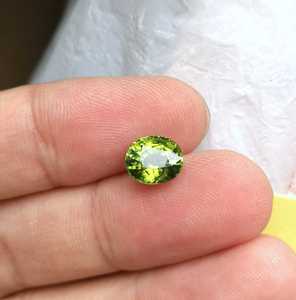 2.73CT黄绿色碧玺，满火彩，晶体全净，颜色非常像翠榴石