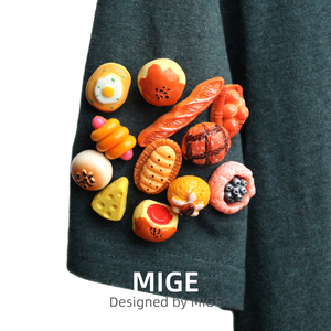 个性创意食玩菠萝面包胸针 胸章日系徽章衣服包包小众配饰饰品