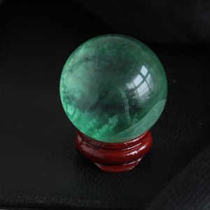 水玉冰魄天然萤石球把玩 莹石球手把件 圆形小摆件晶体透绿蓝色