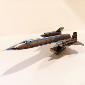 3D免胶立体金属拼装 不锈钢拼图模型飞机轰炸机 SR71 黑鸟侦察机