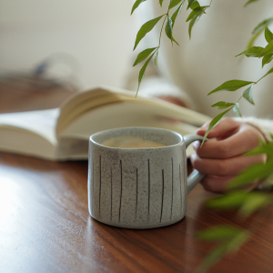 肆月复古粗陶拿铁杯家用陶瓷杯子咖啡杯马克杯高级设计感带把水杯