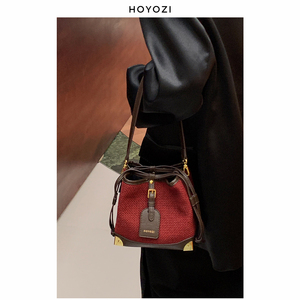 【小优家包包】HOYOZI羊毛呢红色包包女2024新款方盒子腋下斜挎包