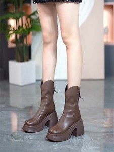 时尚厚底短靴2023秋季V口后拉链粗跟短筒时装靴欧美风纯色高跟靴