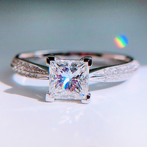 一克拉公主方形钻石女戒GIA裸钻定制求婚钻戒18K白金50分钻石戒指