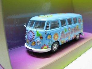 CORGI 1:43 Volkswagen Campervan Peace Love and Freedom 模型