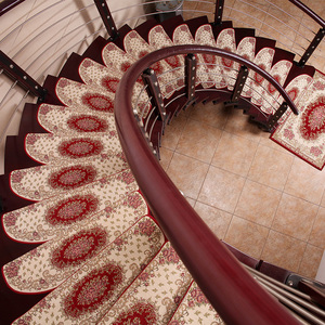 旋转楼梯踏步垫扇形红色楼梯垫结婚实木专用免胶自粘楼梯地毯定制