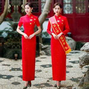 红歌大合唱团演出服礼仪旗袍迎宾服舞台表演服装中国红回娘家旗袍