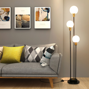 北欧落地灯设计感客厅简约现代沙发立式创意玻璃卧室圆球床头台灯