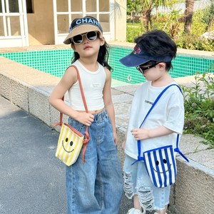 清新条纹笑脸小女孩可爱斜挎包韩版夏季儿童手机包外出男童单肩包
