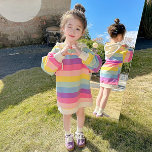 女童卫衣裙2024春装小童韩版洋气时尚中长款彩虹条纹儿童装连衣裙