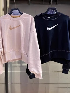 Nike耐克春季卫衣女新款大钩蝙蝠袖运动休闲圆领短款套头衫DO7212