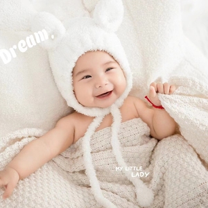 儿童摄影服装小兔子帽子奶油风自然光宝宝百天照周岁照拍照服装