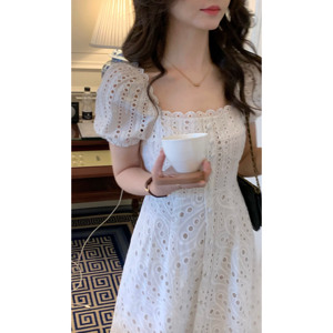 法式刺绣花边蕾丝短袖连衣裙女夏季白色高级感长裙显瘦收腰裙子