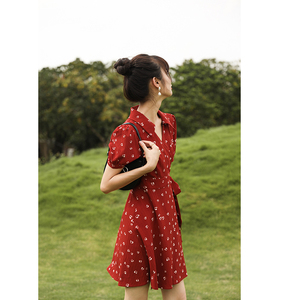 连衣裙女夏季收腰显瘦2023新款法式气质名媛红色雪纺海边度假裙子