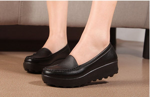 春夏平底女鞋单鞋松糕厚底坡跟舒适工作黑色休闲皮鞋防滑圆头工鞋