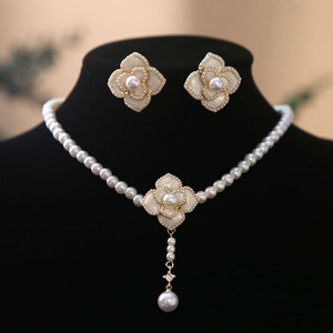 法式复古珍珠项链气质花朵花瓣锁骨链新娘颈链婚纱晚礼服宴会配饰