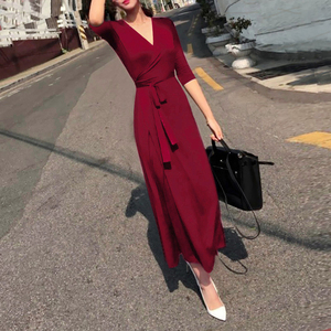 红色连衣裙女春夏2024新款v领收腰显瘦气质长裙修身长款礼服裙子