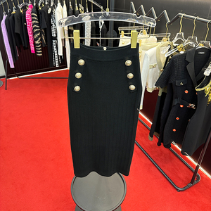 巴曼春秋新款黑色修身显瘦针织弹力包臀裙双排金扣设计小香风半裙