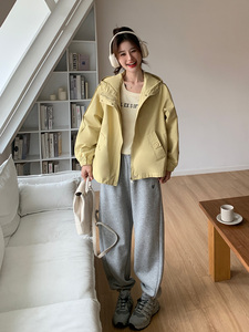 黄色连帽工装外套女2024春季新款韩版小个子宽松时尚减龄夹克上衣