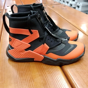 Air Huarache Gripp QS 华莱士潮流机能高帮休闲运动跑步鞋AQ2802