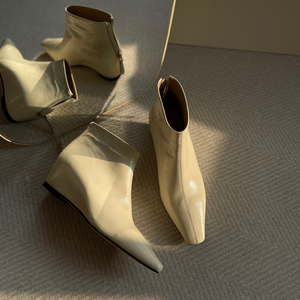 yeasaa 裸靴女2023新款高跟真皮内增高法式小短靴坡跟及踝靴白色