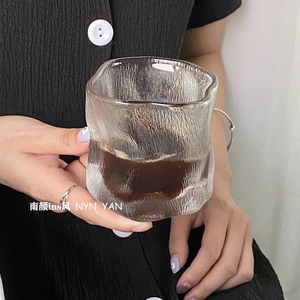 日式磨砂高级感扭扭杯加厚玻璃杯冰川纹水杯茶杯威士忌酒杯冰球杯