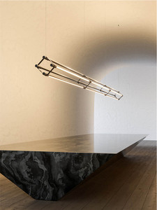 北欧极简餐厅吊灯现代简约设计师吧台岛台餐桌一字长条餐厅铜灯具