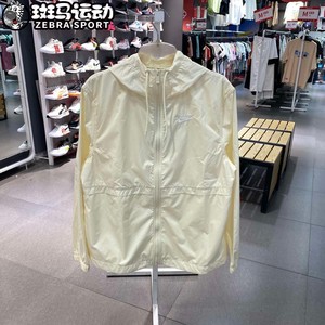 Nike耐克女装2023新款运动服宽松防风防晒连帽休闲外套DM6180-113