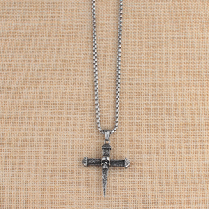 蓝宝石骷髅十字架项男女同款吊坠全钛钢挂件欧美个性嘻哈毛衣链