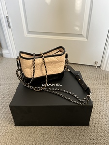 美国专柜购入九成新Chanel流浪包裸黑拼色小号hobo gabrielle有票