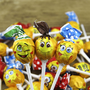 俄罗斯进口乌克兰如胜 棒棒糖 多种水果味笑脸儿童零食1000g包邮