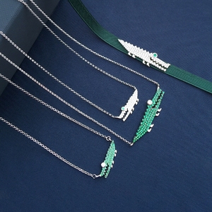 纯银项链女绿色鳄鱼吊坠锁骨链防过敏中长毛衣链绿丝带项圈颈链