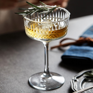 进口欧式刻花宽口香槟杯马天尼高脚杯家用创意玻璃甜品鸡尾酒杯子