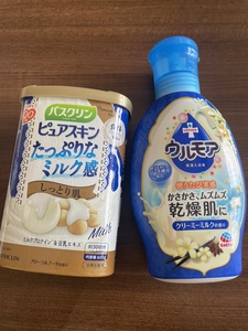 日本 巴斯克林 牛奶滋润浴液600ML 珍珠豆乳浴盐600G 可泡澡45次~
