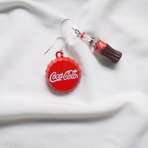 手作可口可乐瓶盖耳环酷我要吃少女心不对称饮料瓶子耳饰耳夹创意