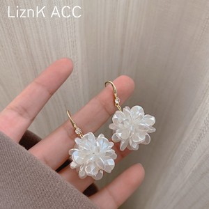 s925银针高级感轻奢珍珠花朵耳环2021年新款潮小众设计韩国耳钉女